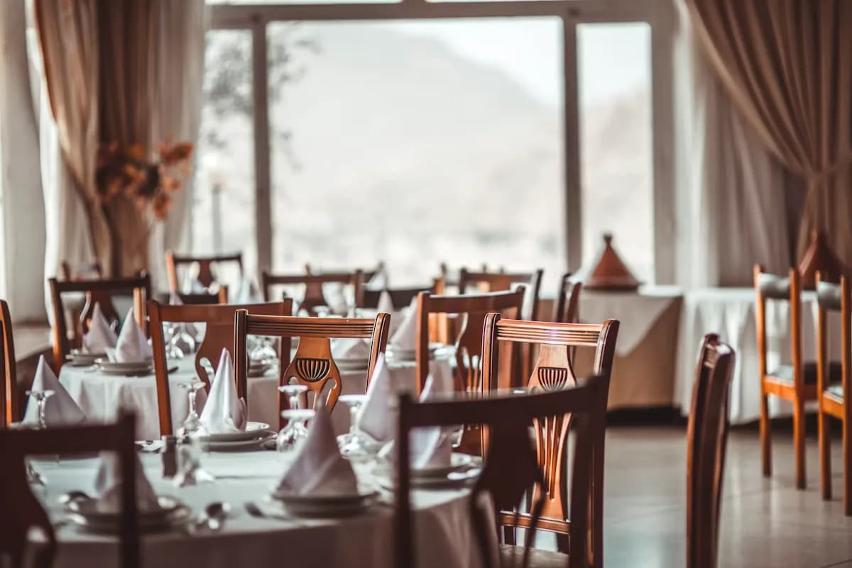 Cafés, Restaurants & Bars